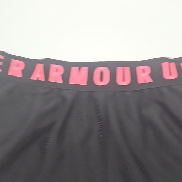 Under Armour UA Women's Workout Athletic Shorts in Black and Pink Size Small - Picture 4 of 9